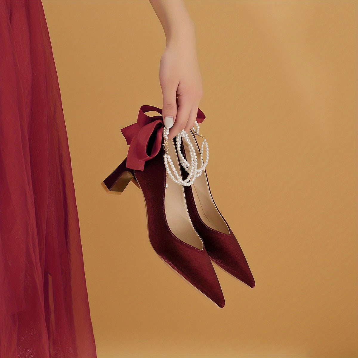 Pearl Chain Chunky Heel Wedding Pumps Bowknot Detail