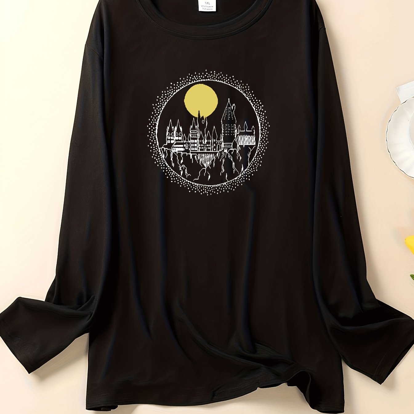 Women's Plus Castle Print Long Sleeve Top Medium