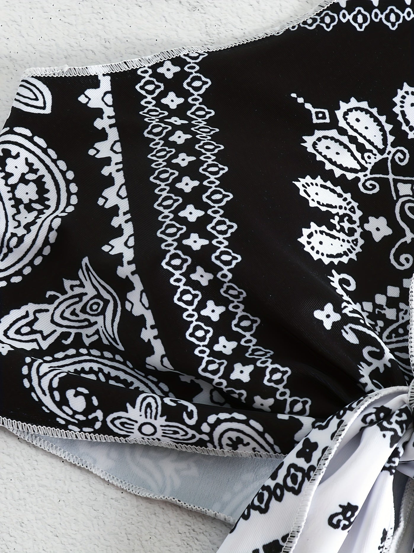 Paisley Print Beach Bikini Top Halter V Neck Tie Front High Stretch Beachwear