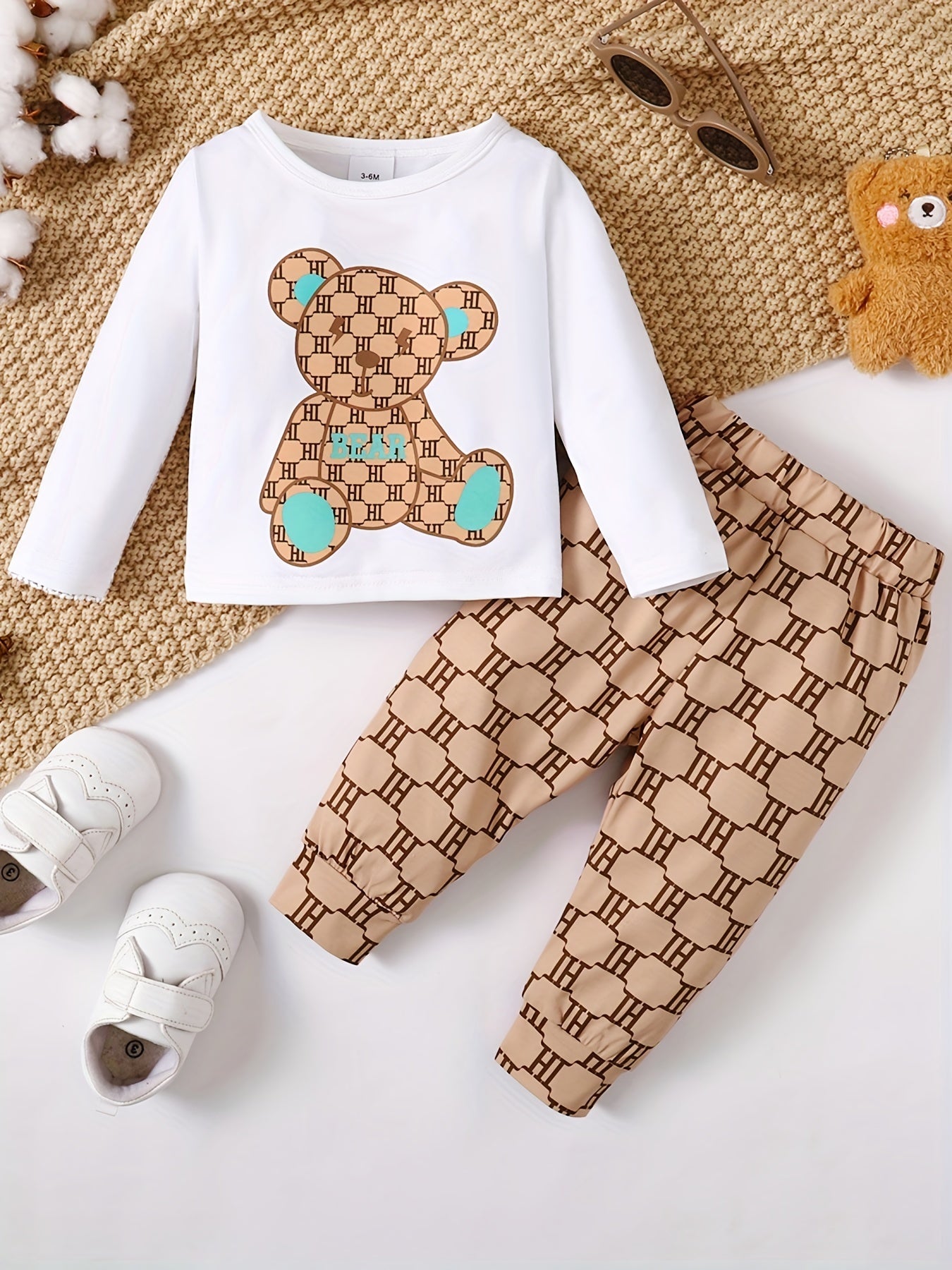 2pcs Baby Boy Bear Graphic Long-sleeved Plaid Trousers Set