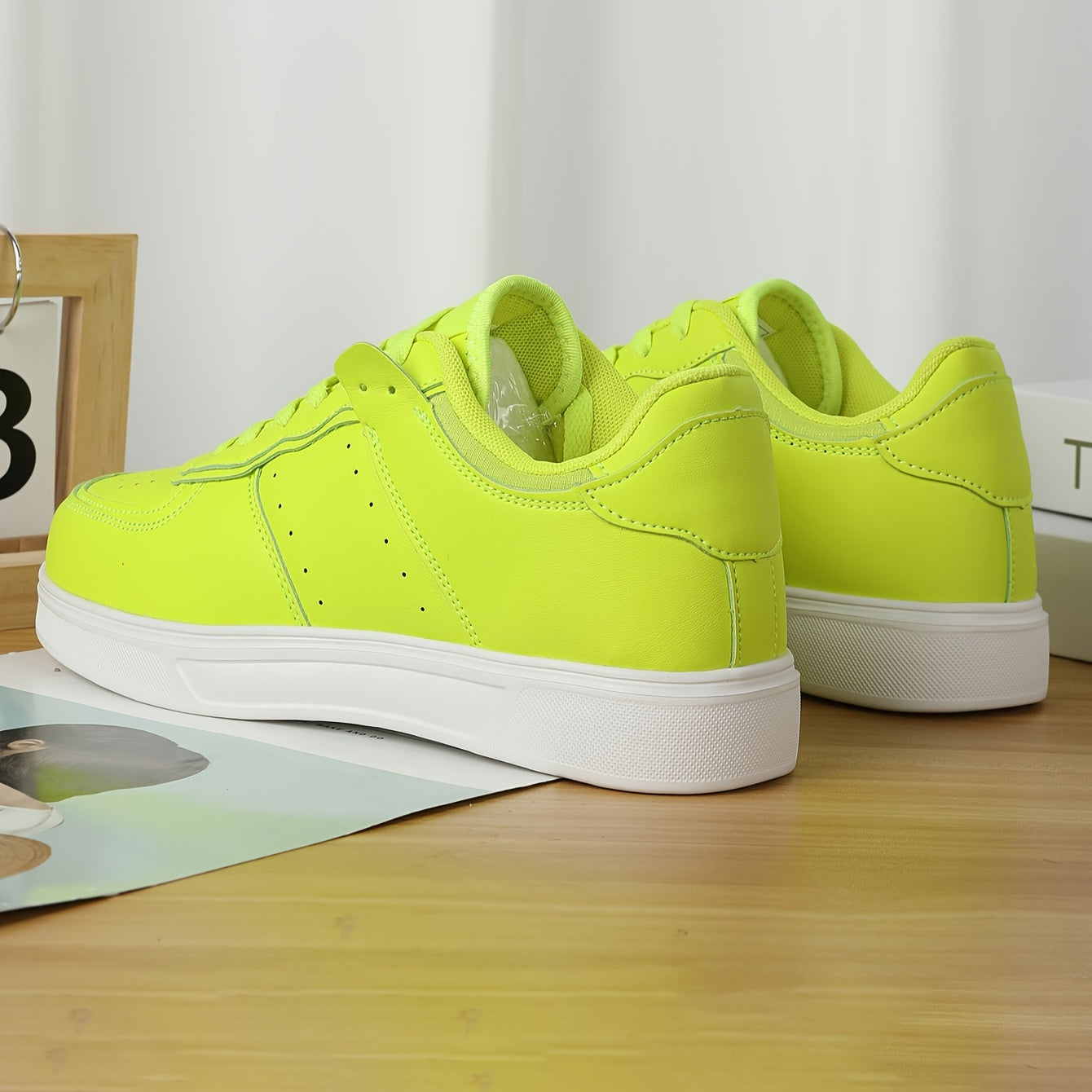 Breathable Flat Skate Shoes Non Slip Casual Sneakers