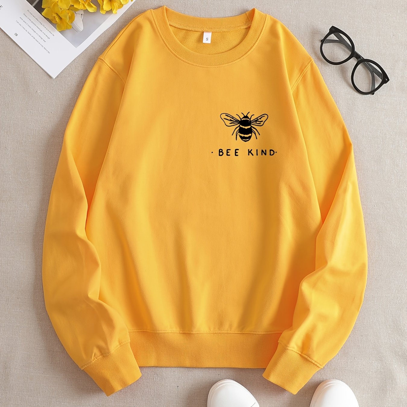 Bee Graphic Sweatshirt Crew Neck Pullover Casual Tops For Fall & Winter