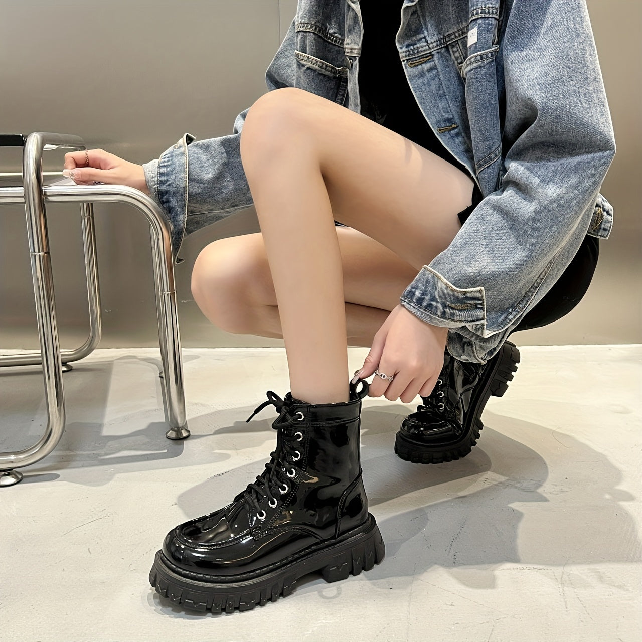 Women's Chunky Heel Combat Boots Lace Up Stylish Platform Boots