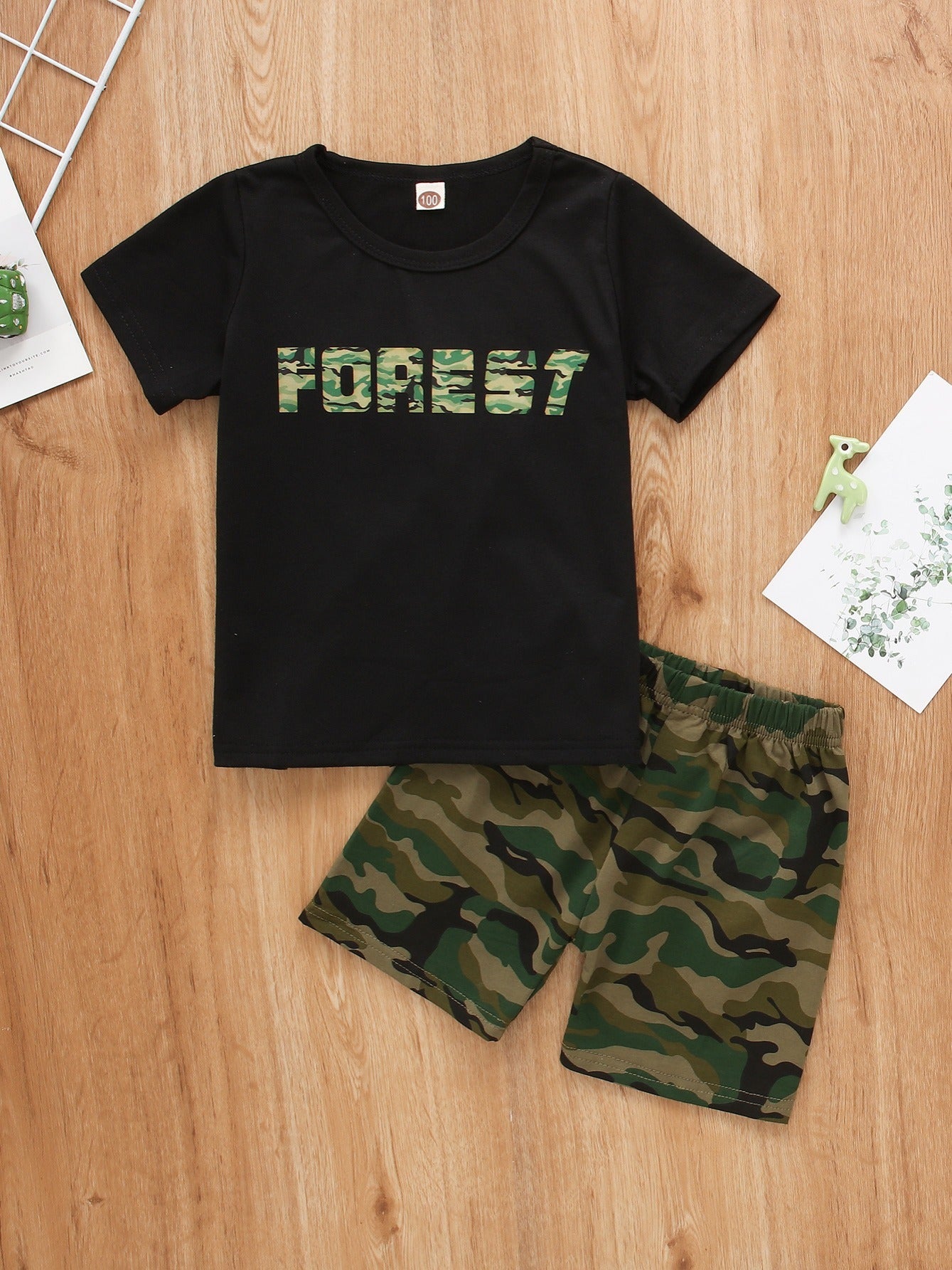 Boys Alphabet Print Short Sleeve & Camo Shorts Set