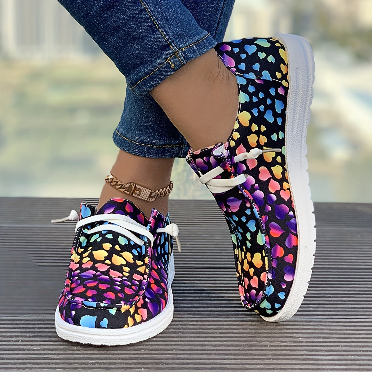 Women's Heart Print Canvas Shoes Low Casual Flats Lightweight Sports Shoes