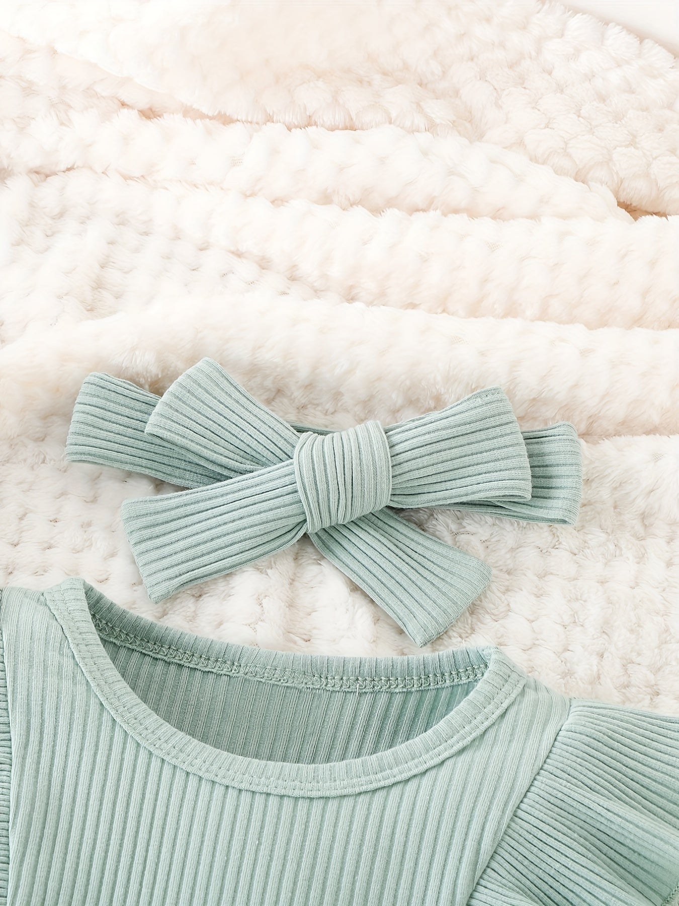 2pcs Baby Girl Ruffle Sleeve Top & Flared Pants Set