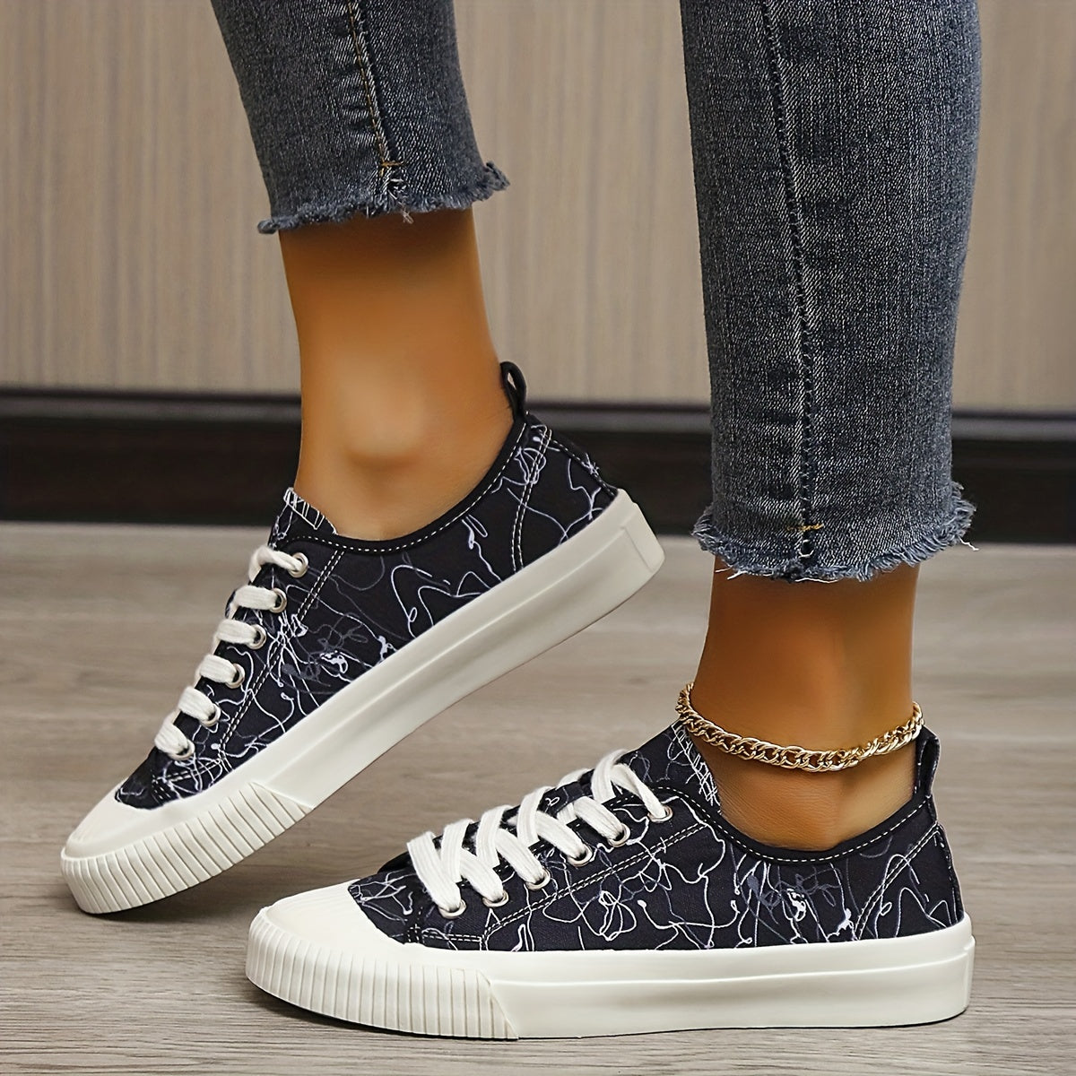 Women's Graffiti Printed Sneakers Low Round Toe Non Slip Biscuit Bottom Shoes