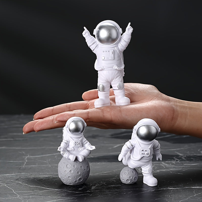 Small Astronaut Model Home Tabletop Decorations