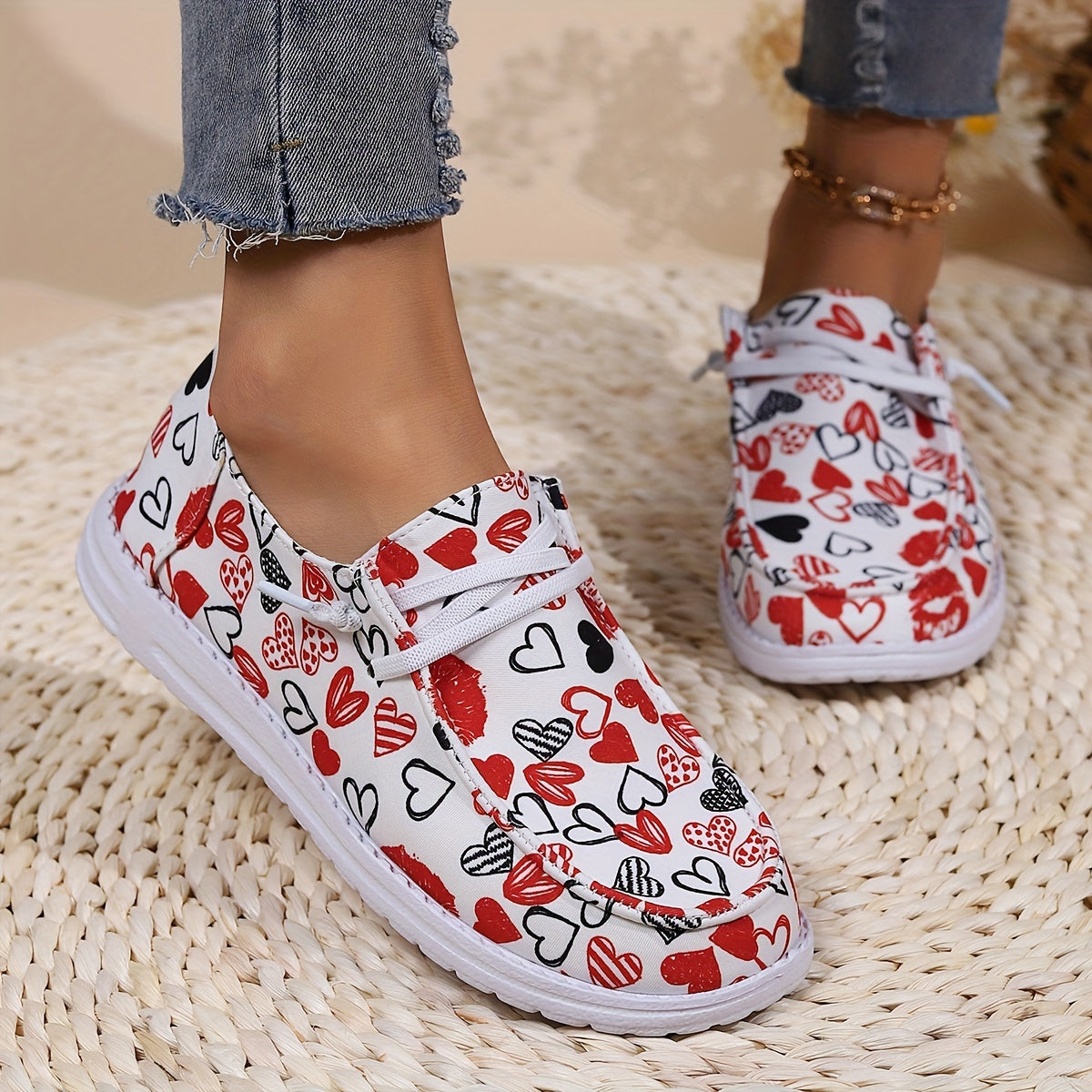 Women's Skateboard Shoes Hearts & Patterns Flat Lightweight Lace-up Canvas Shoes