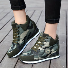 Women's Camo Print Lightweight Sneakers Hidden Heel Vintage Walking Shoes