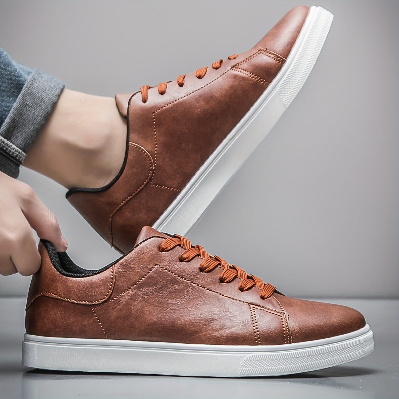 Men's Solid Skate Shoes Comfy Non Slip Casual Lace Up Sneakers