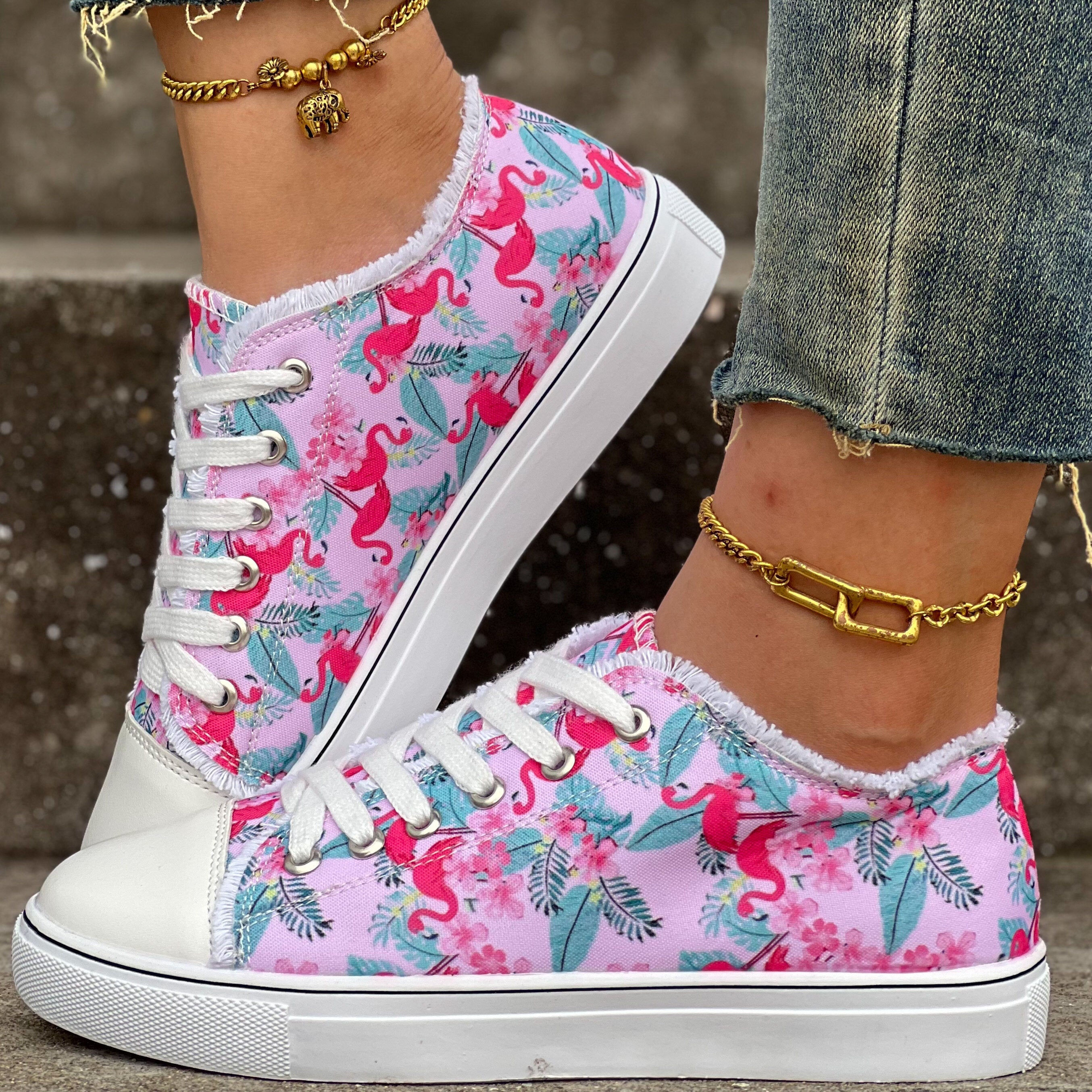 Flamingo Print Canvas Shoes for Women Lace Up Lightweight Low Top Sneakers