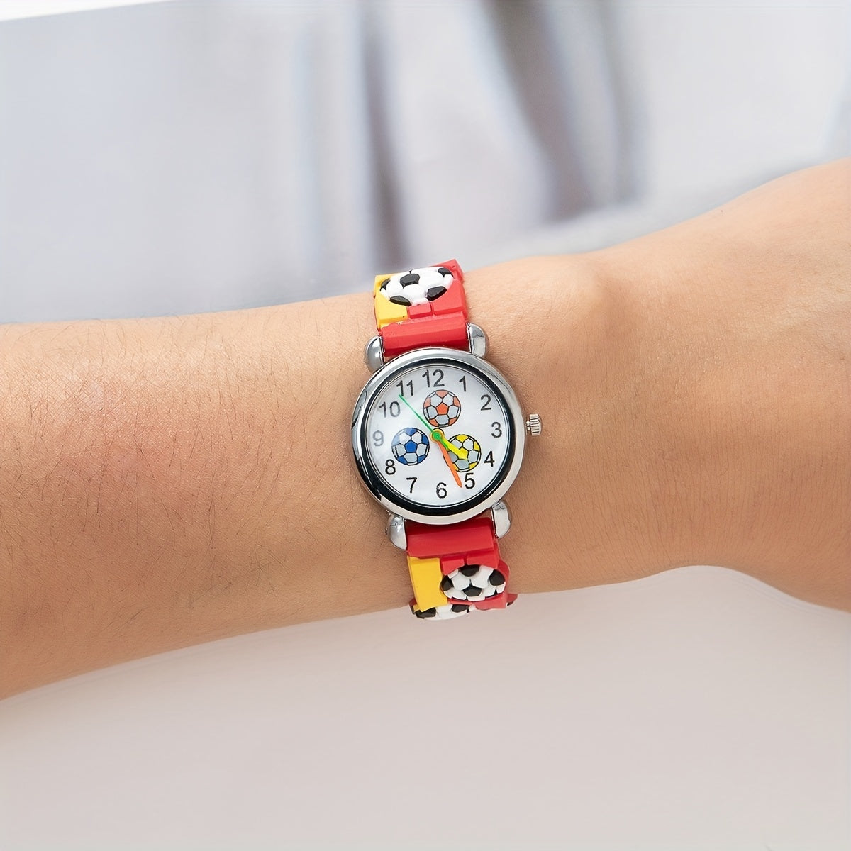 Soccer Print Round Dial Quartz Watch For Boys Girls Teen Gift