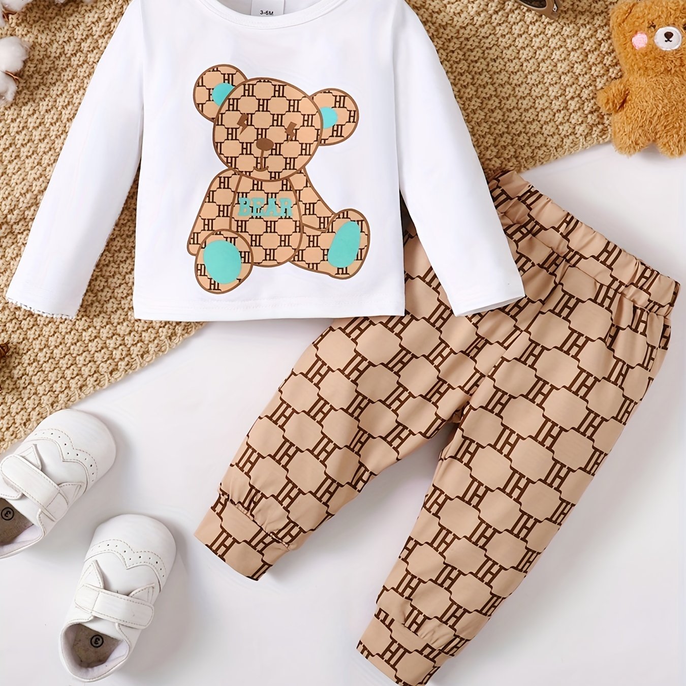 2pcs Baby Boy Bear Graphic Long-sleeved Plaid Trousers Set