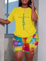 Slogan Print Crop Top & Geometric Print Shorts Set