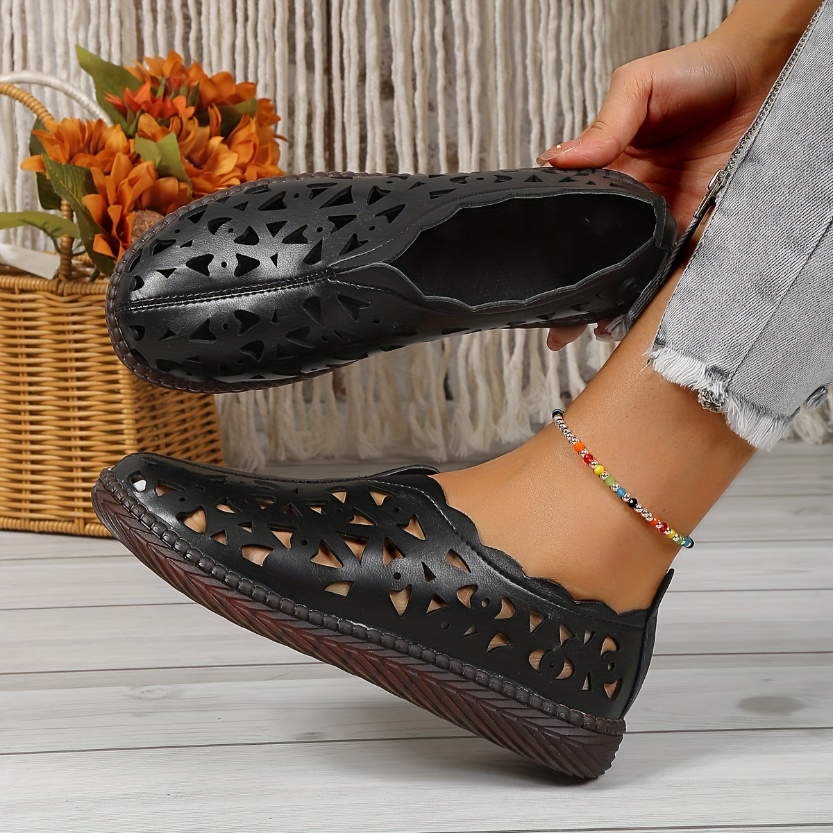 Women's Hollow Out Clogs Slip On Flat Shoes Lightweight Walking Shoes