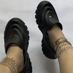 Anti-slip Beach Sandals Closed Toe Clogs Women's Footwear