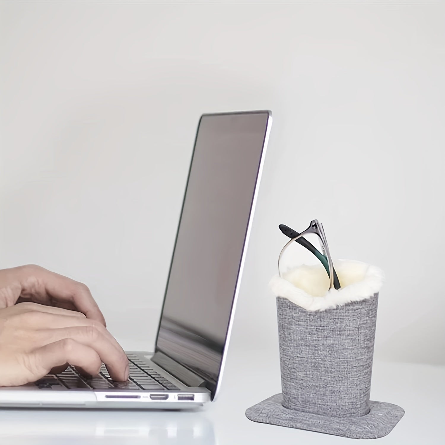 Plush Lined Eyeglasses Holder Linen Stand Organizer for Desk