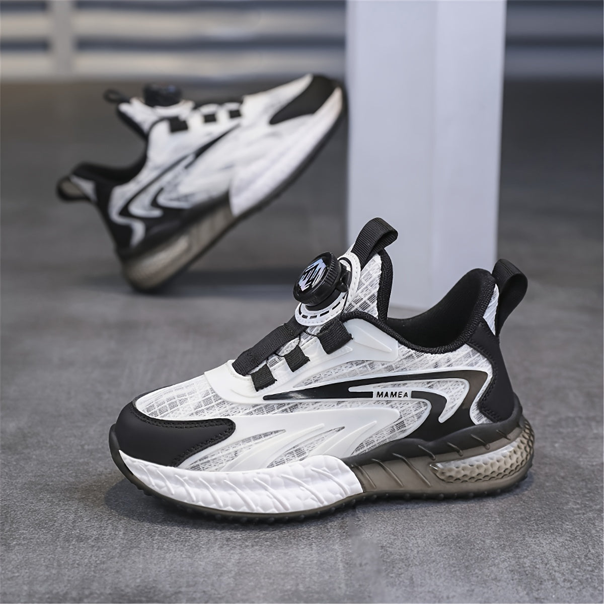 Boy's Running Shoes with Rotating Buckle Anti-Skid Sneakers