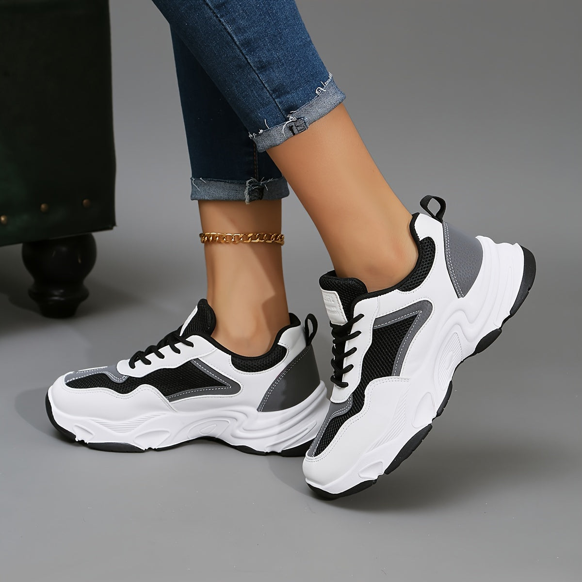 Women's Mesh Chunky Sneakers Lace Up Sports Shoes