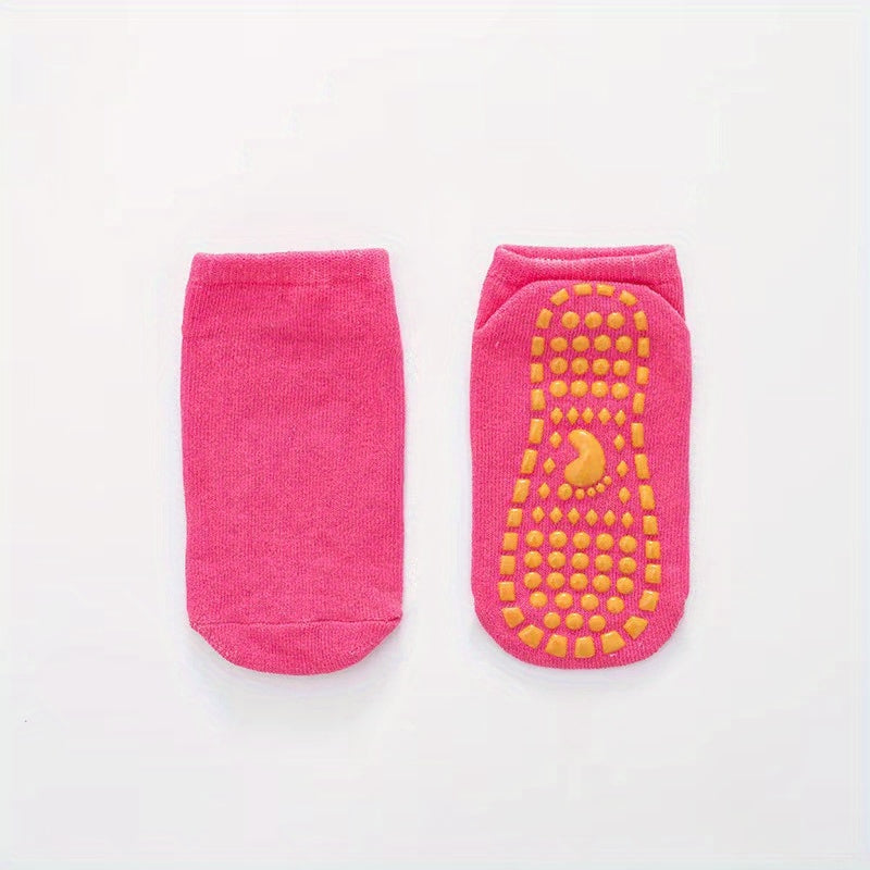 Non-Slip Sports Socks with Glue Dot, Comfortable Ankle Socks for Kids