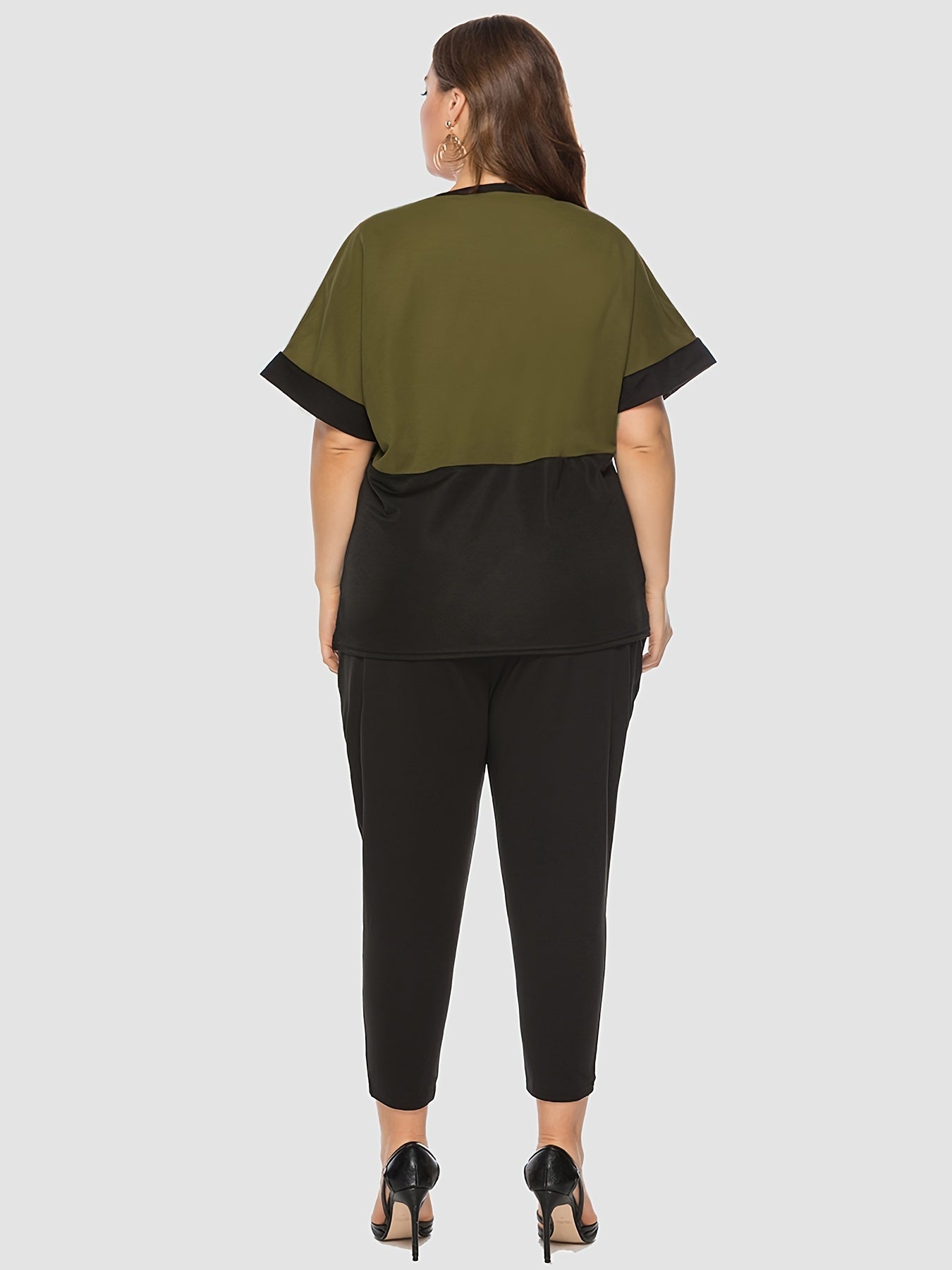 Colorblock Short Sleeve Tee & Cropped Pants Set Plus Size