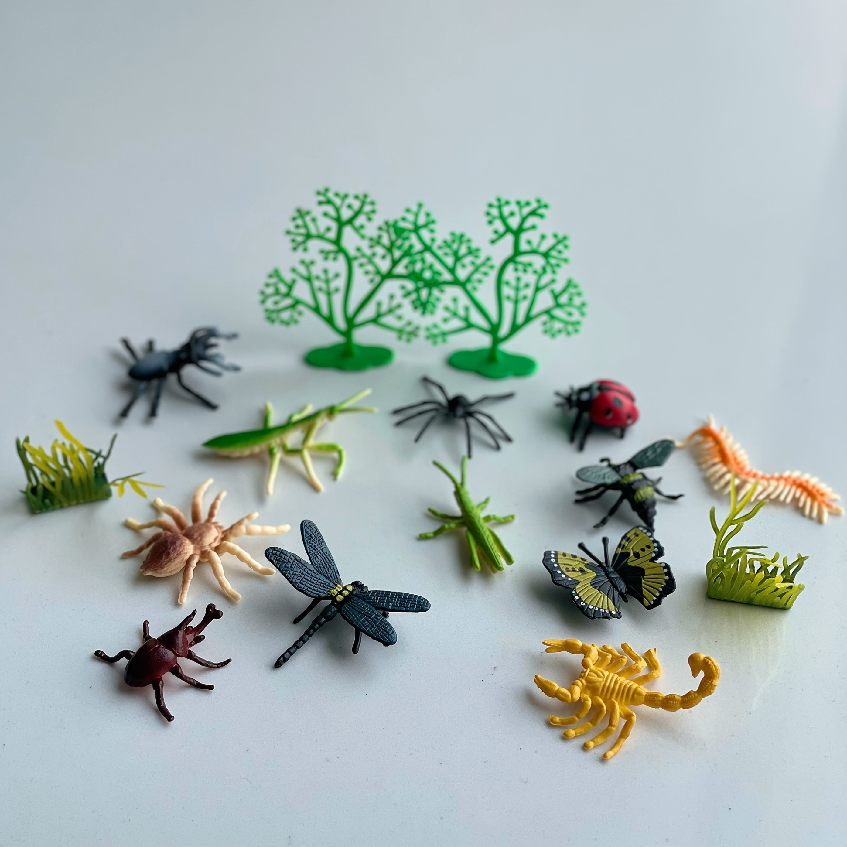 Insect Plant Model Set 16pcs Scorpion Spider Ladybug Stick Insect Centipede