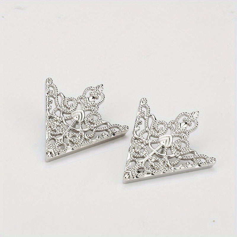 Antique Bronze Retro Palace Collar Pin Hollow Pattern Triangle Collar Buckle
