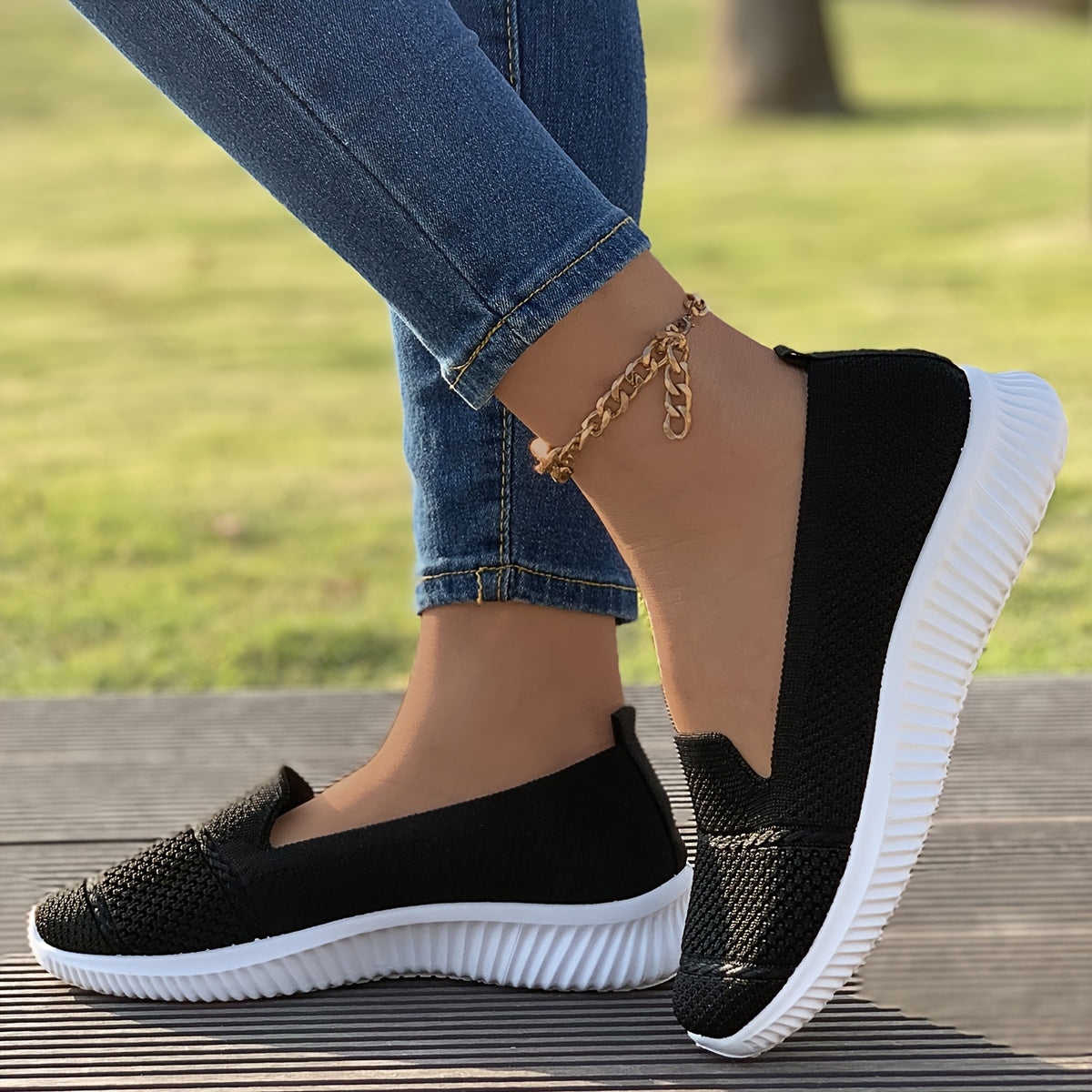 Women's Casual Lightweight Breathable Walking Shoes Low Top Sport Flat Shoes