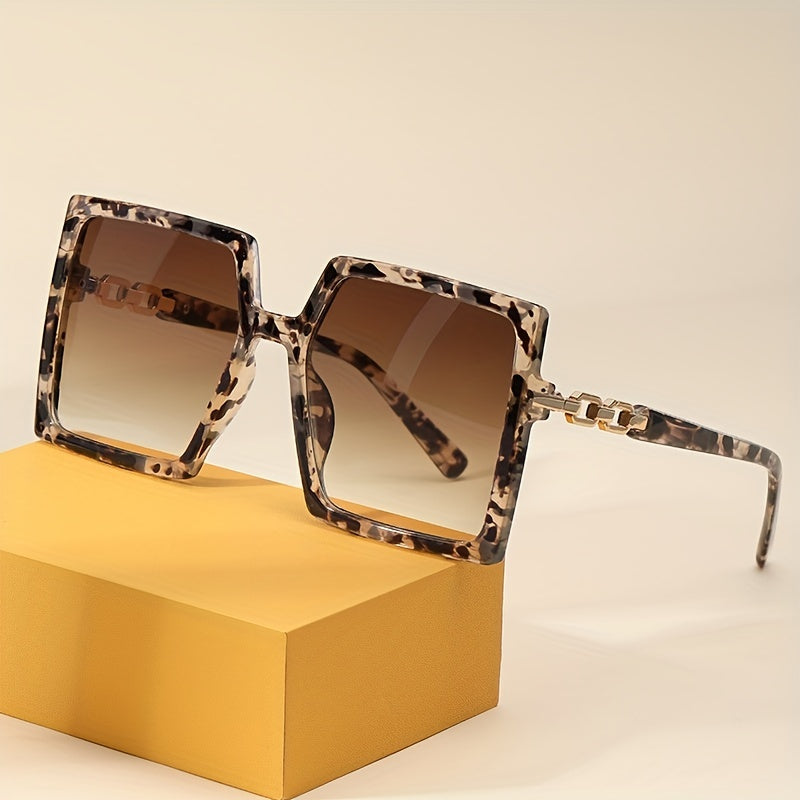Oversized Square Sunglasses Gradient Chain Charm UV400
