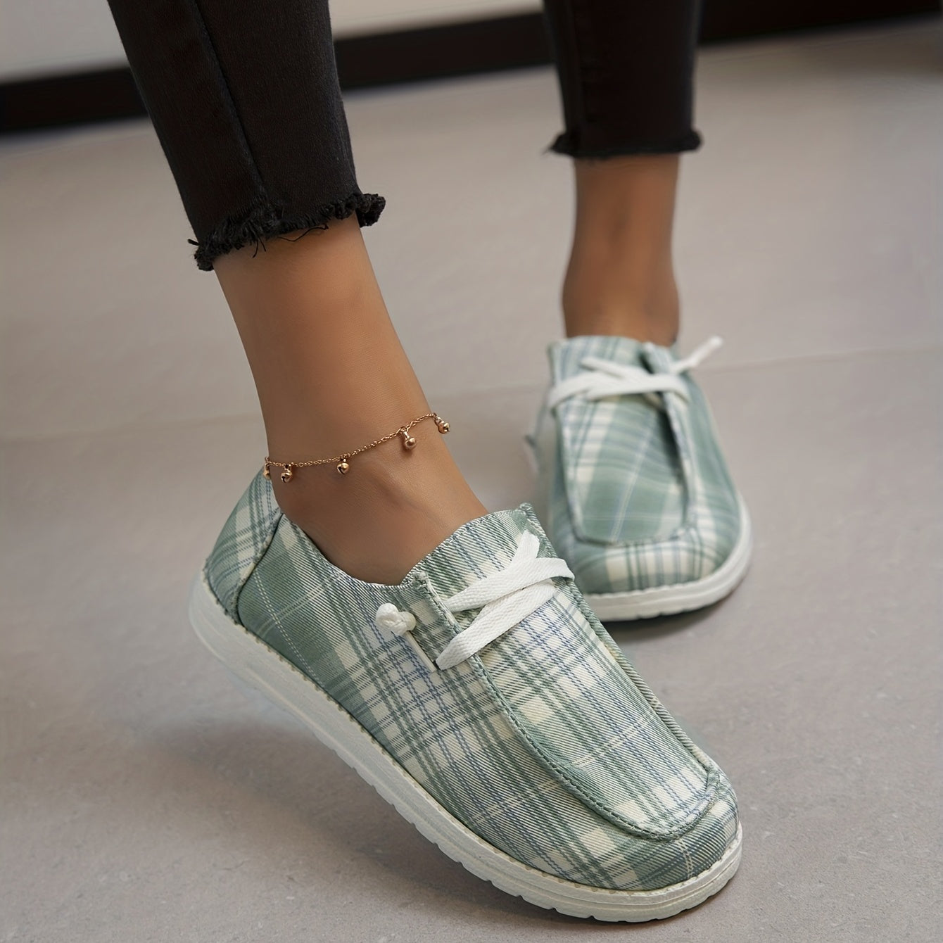 Light Green Plaid Pattern Canvas Shoes Lightweight Lace Up Outdoor Sneakers