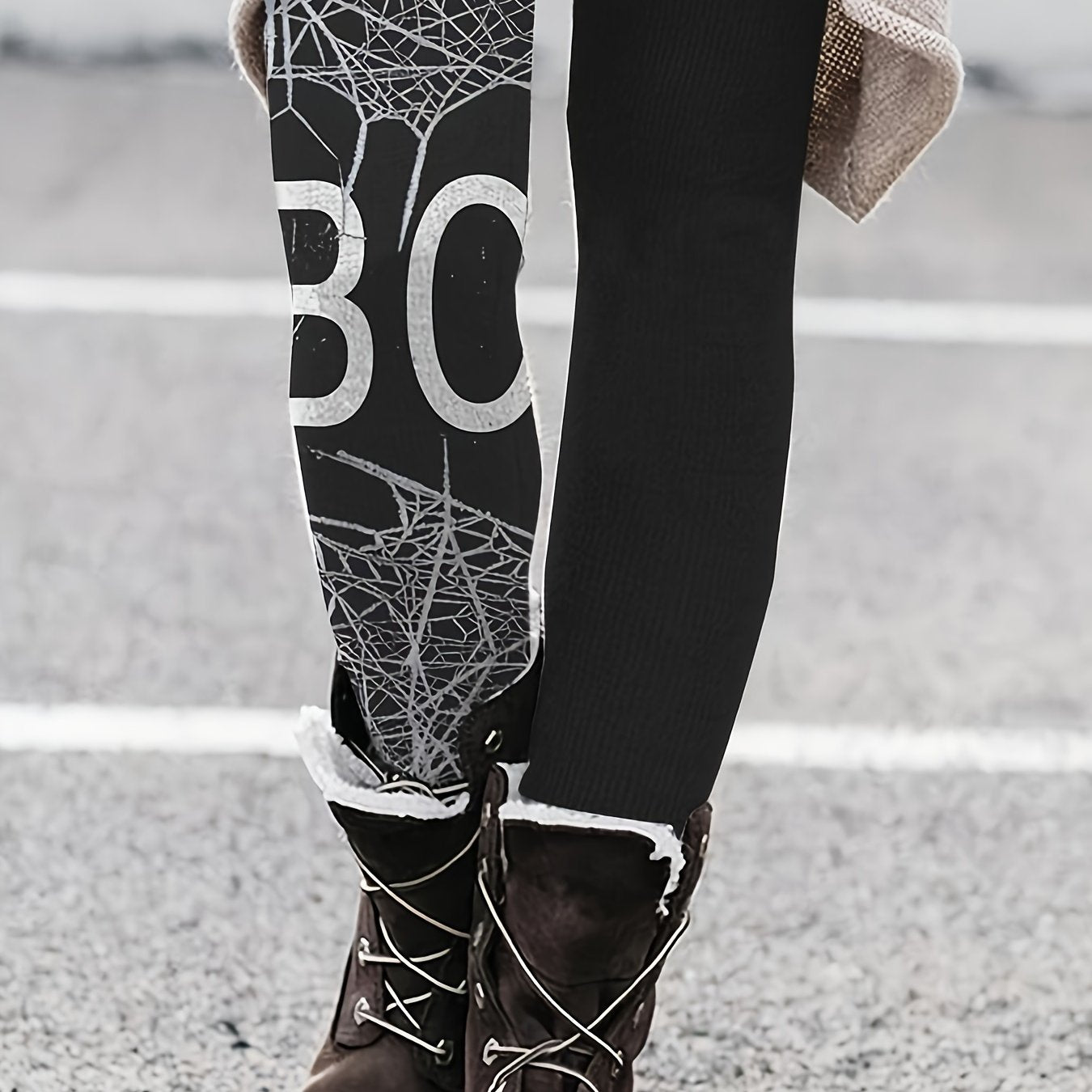 Women's Plus Spiderweb & Letter Print Leggings
