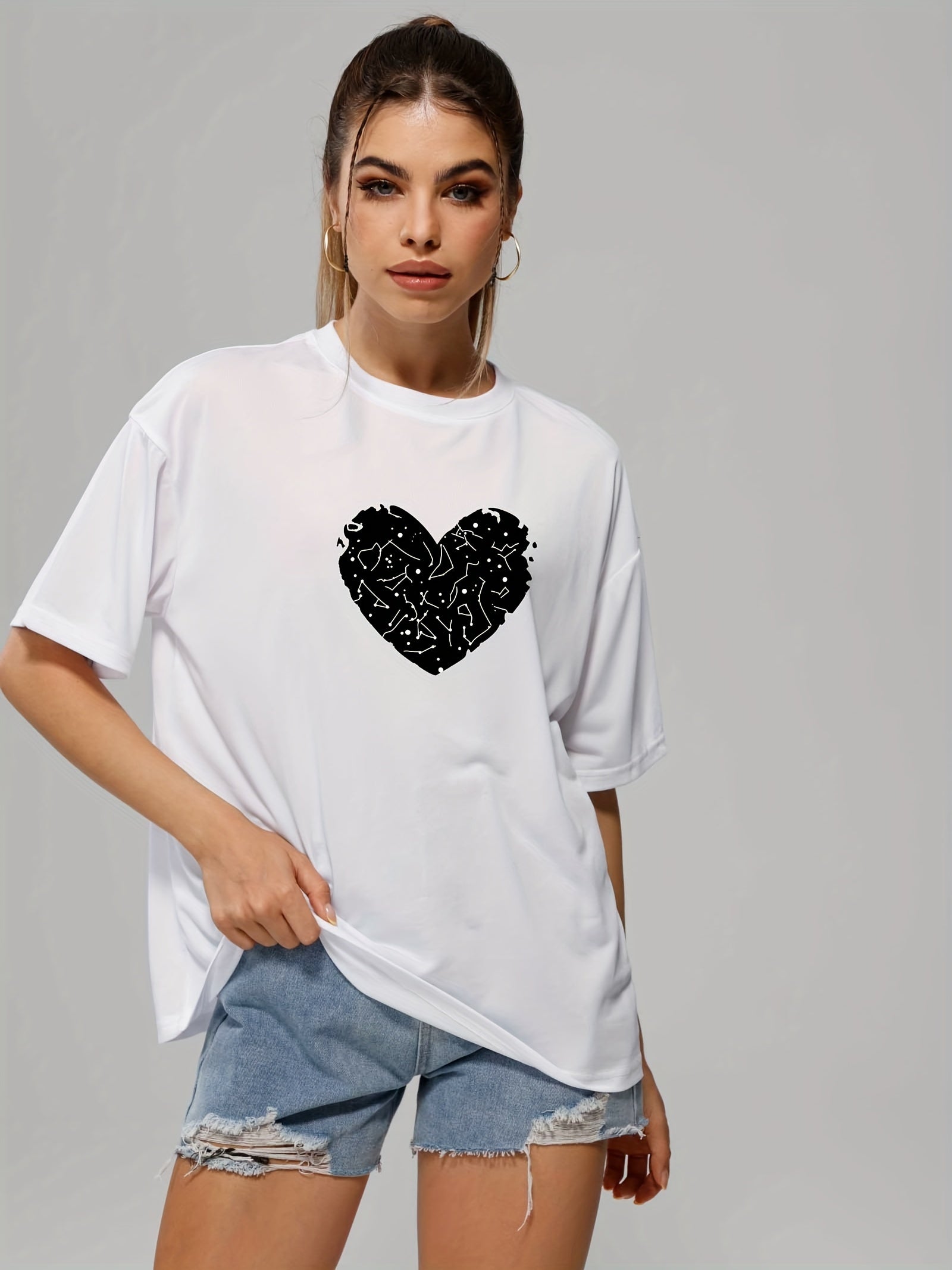 Short Sleeve Sports T-shirt Crew Neck Heart Print Women's Tee