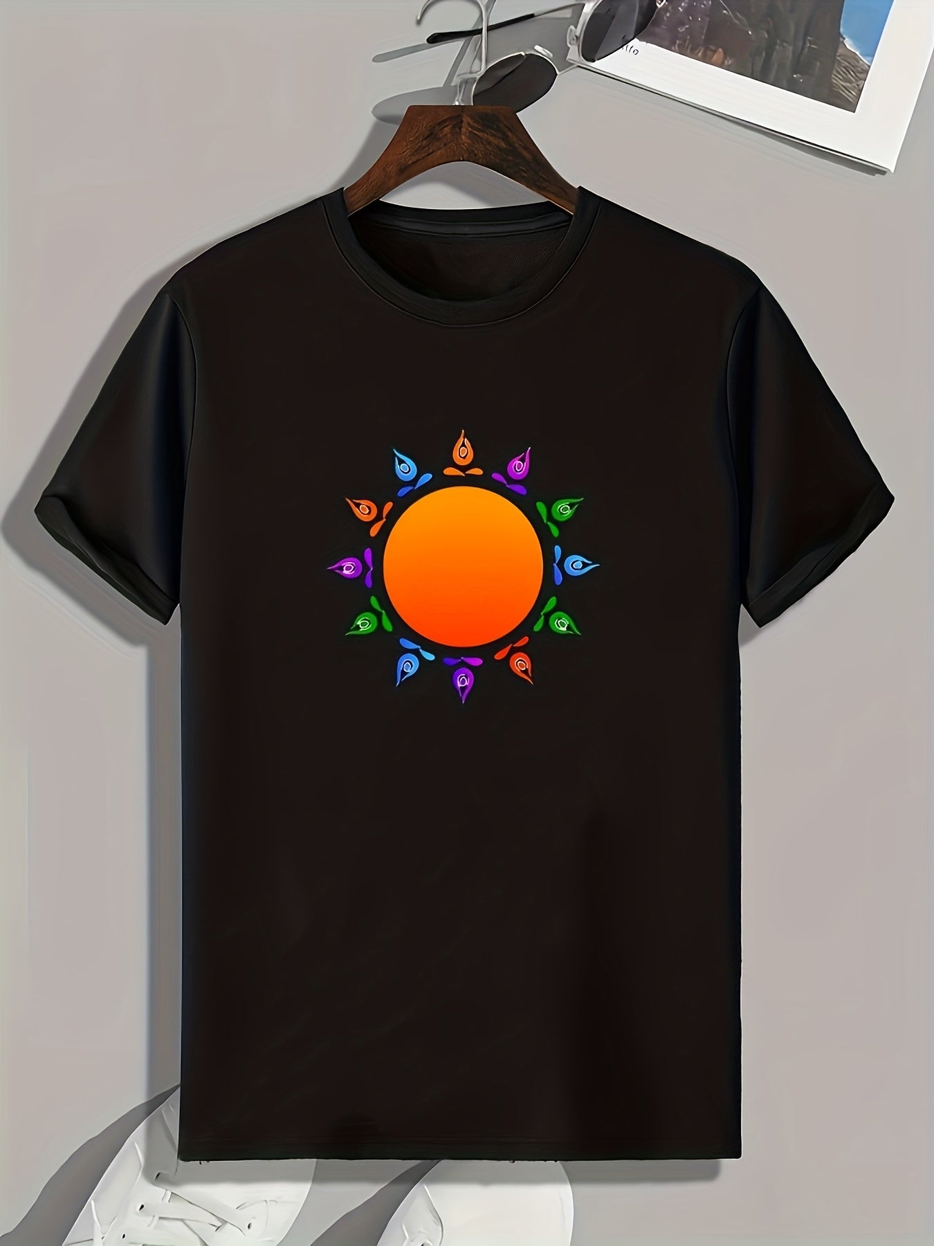 Sun Pattern Print Men's Sports T-shirt, Outdoor Comfy Graphic Tee