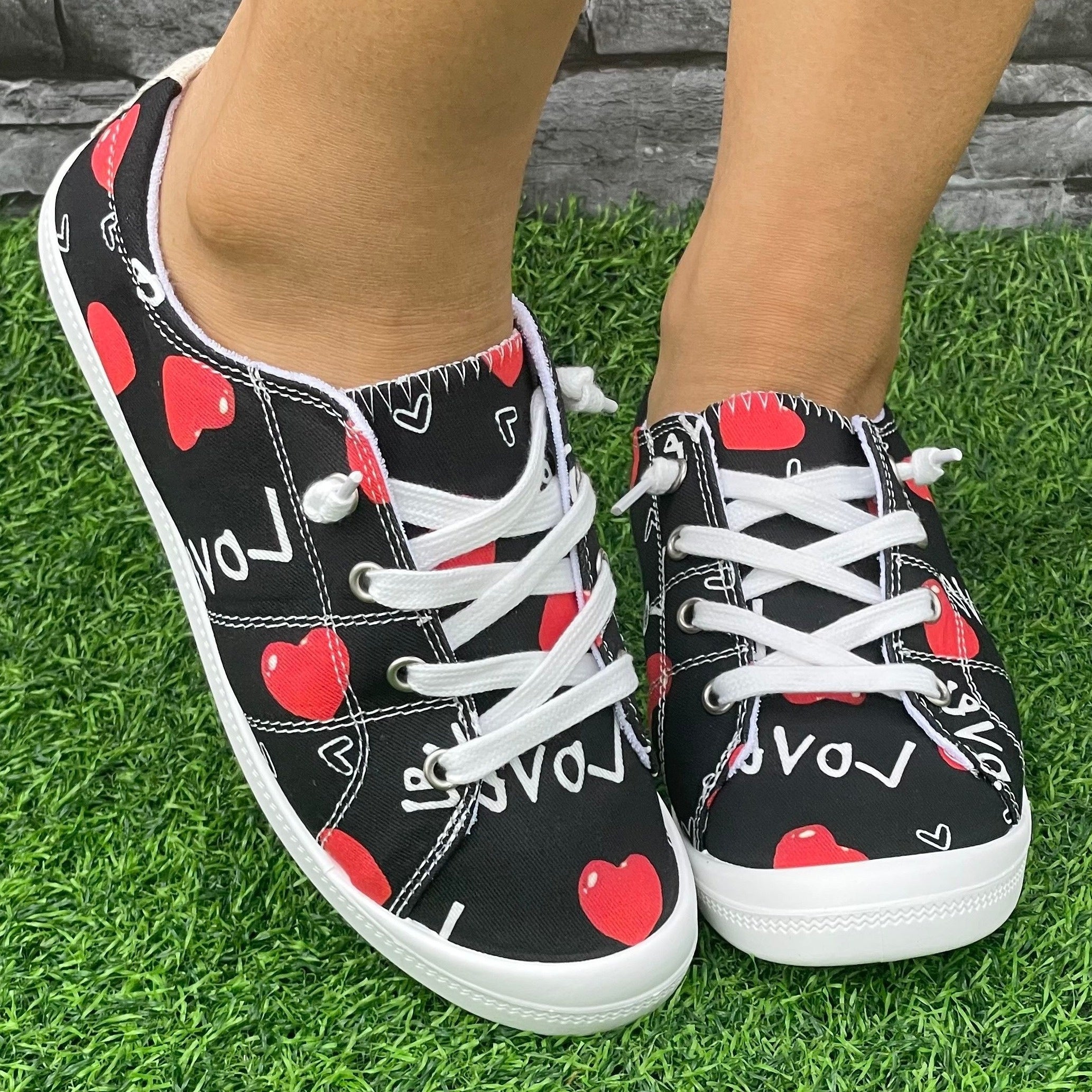 Fashionable Couple LOVE Red Heart Flat Skate Shoes