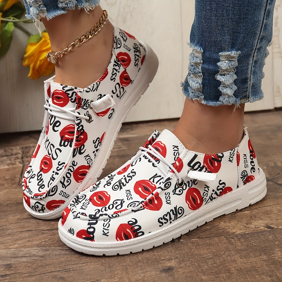 Women's Letter & Heart Pattern Skate Shoes