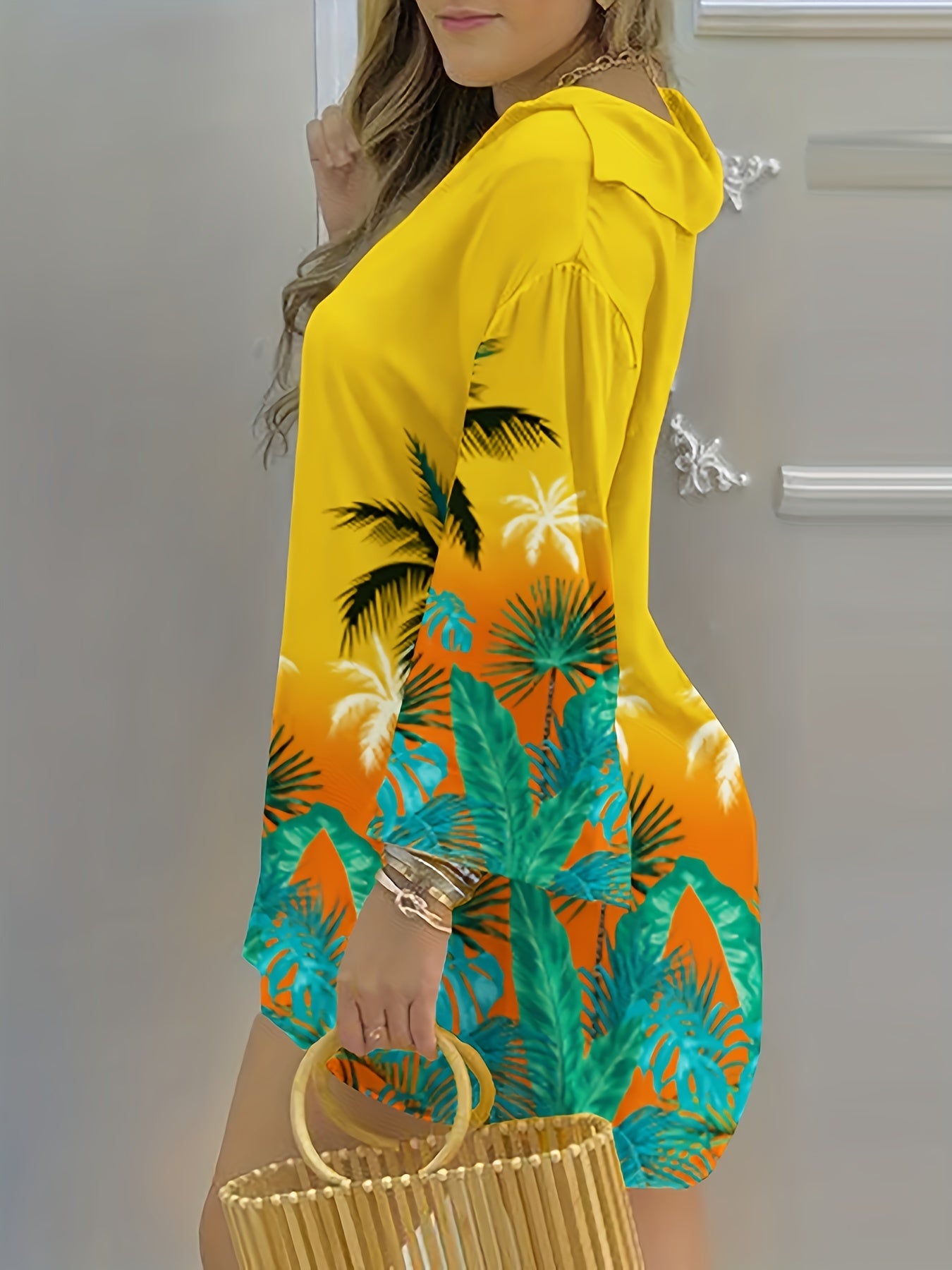 Floral Print V Neck Top & Solid Elastic Waist Shorts Set