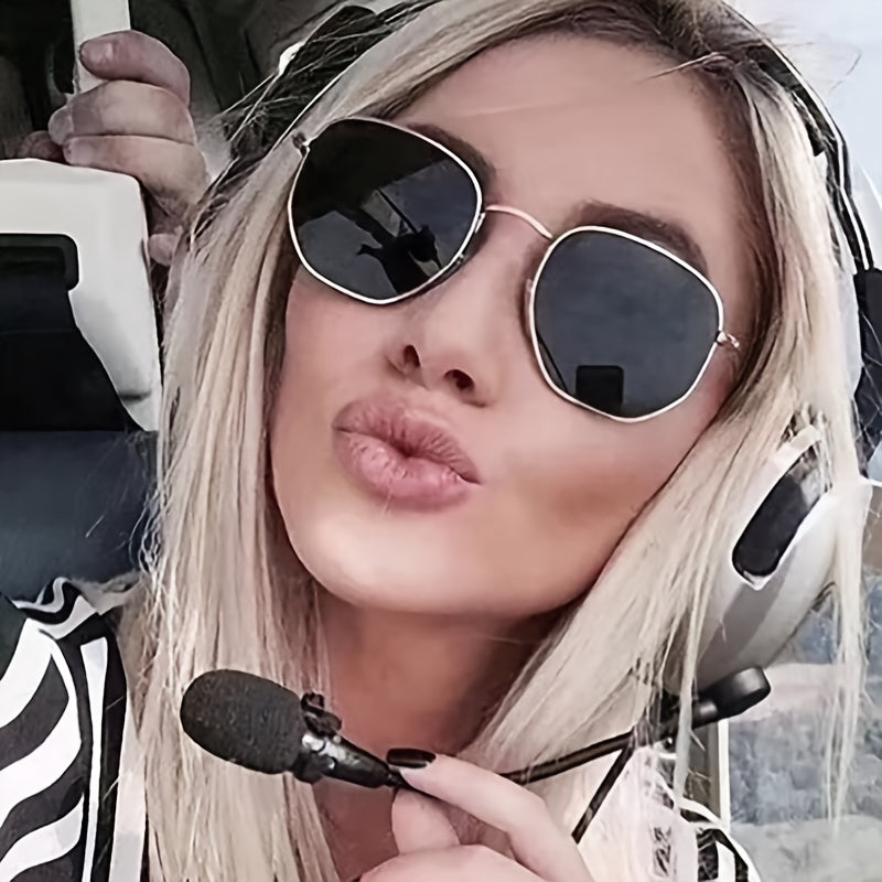 Square Vintage Sunglasses Men Women Sun Glasses Female Metal Lens