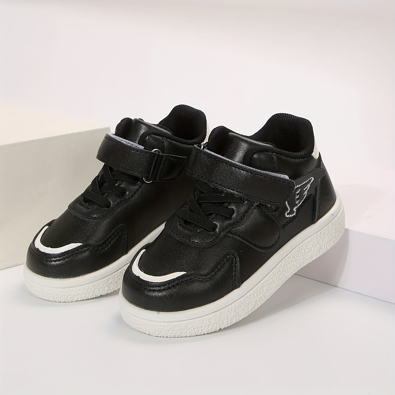 Boy's Solid Skate Shoes Hook And Loop Fastener Breathable Sneakers