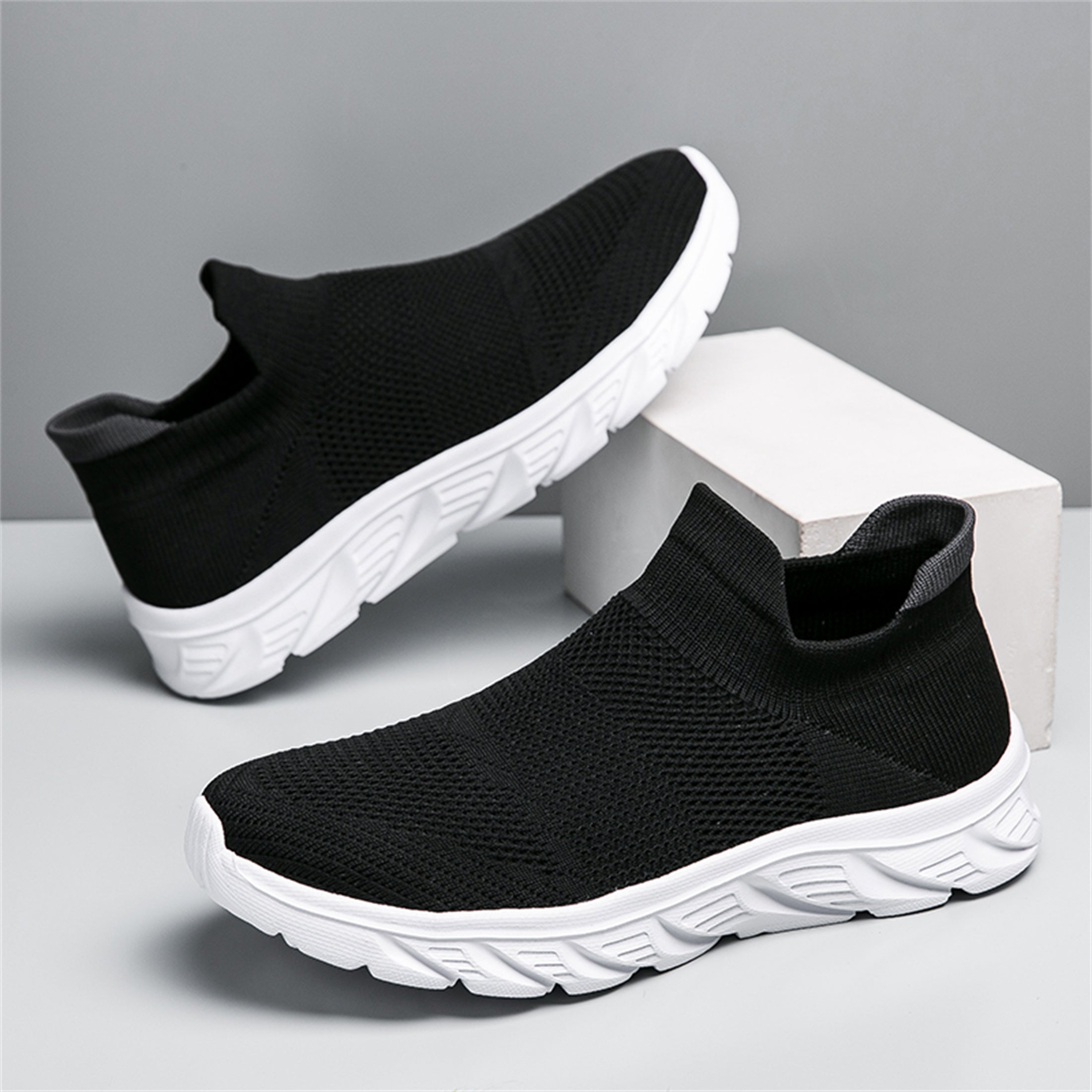 Men's Slip On Casual Shoes Breathable Shock Absorbing Travel Jogging