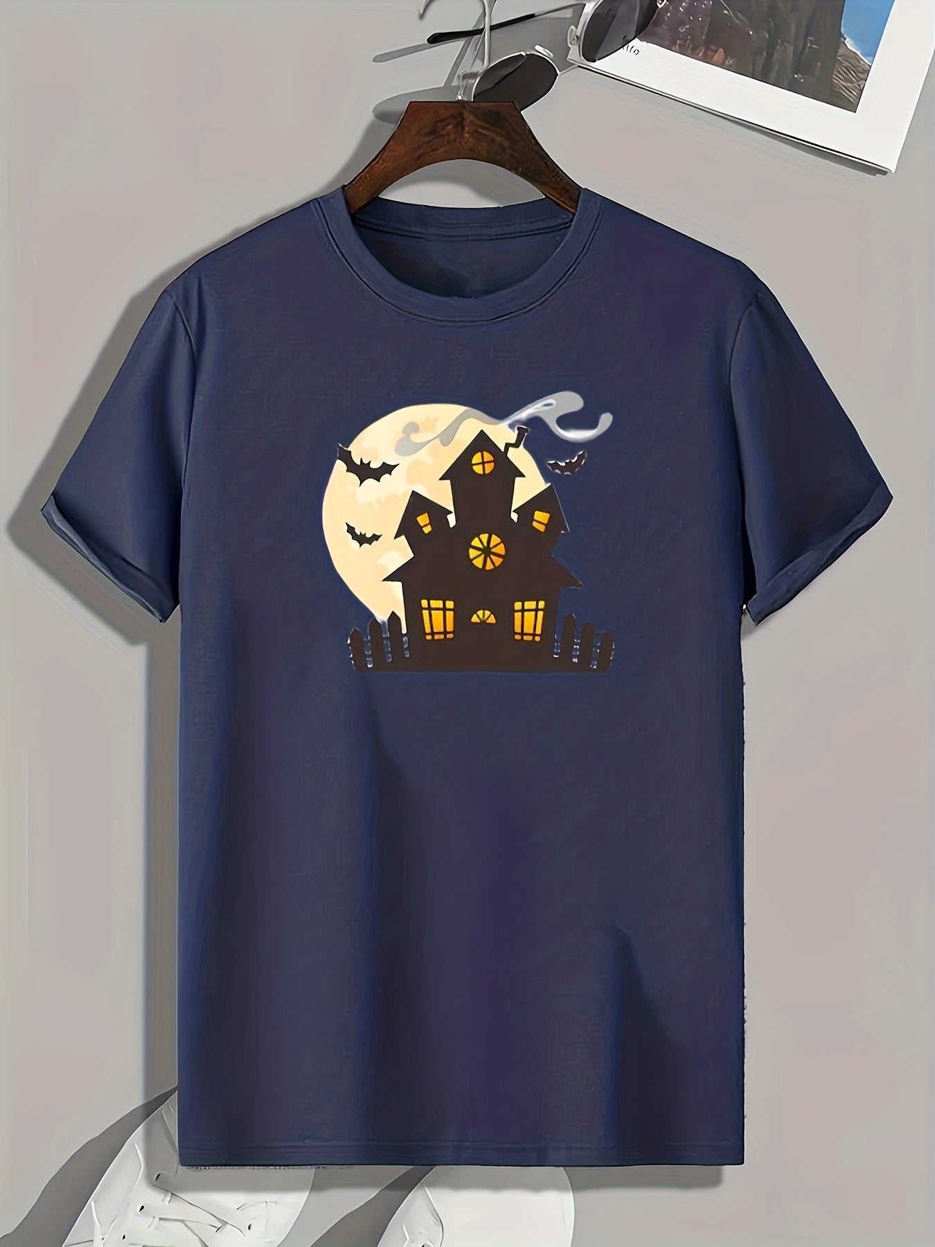 House In The Dark Print Men's Graphic T-Shirt