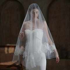 Bridal Wedding Head Veil Flower Lace Pattern Veil with Comb