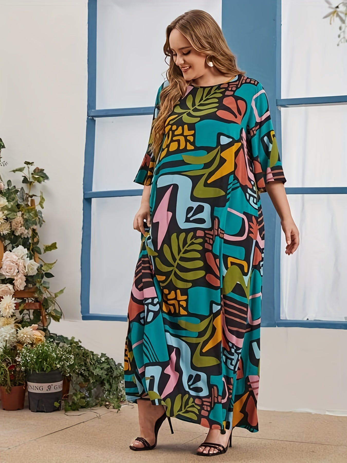 Tropical Print Round Neck Maxi Dress