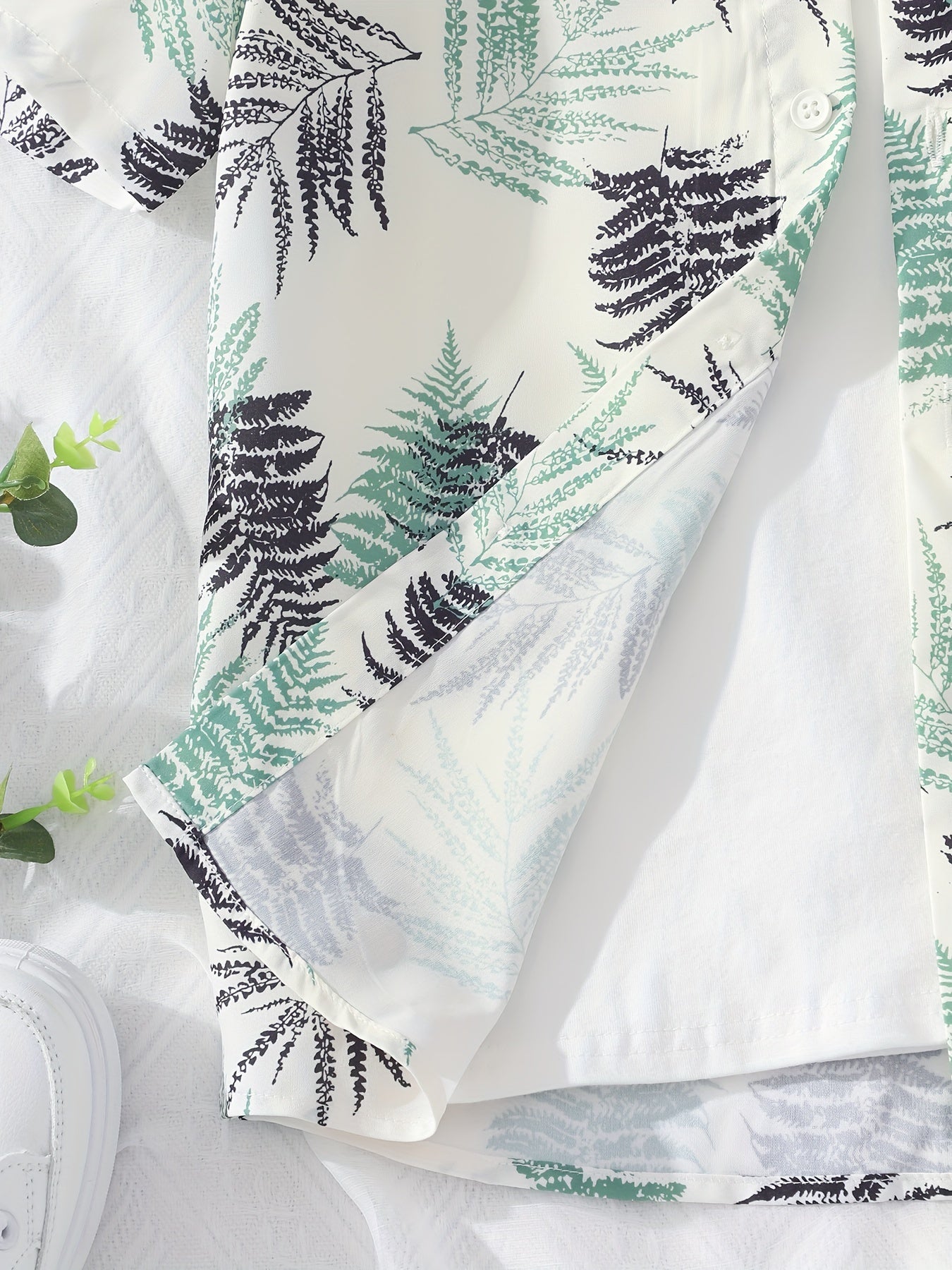 2pcs Hawaii Boys Leaf Graphic Print Short Sleeve T shirt&Shorts Set