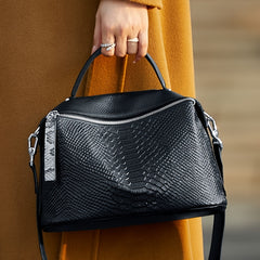 Women's Large Capacity Crossbody Leather Bag for Outings