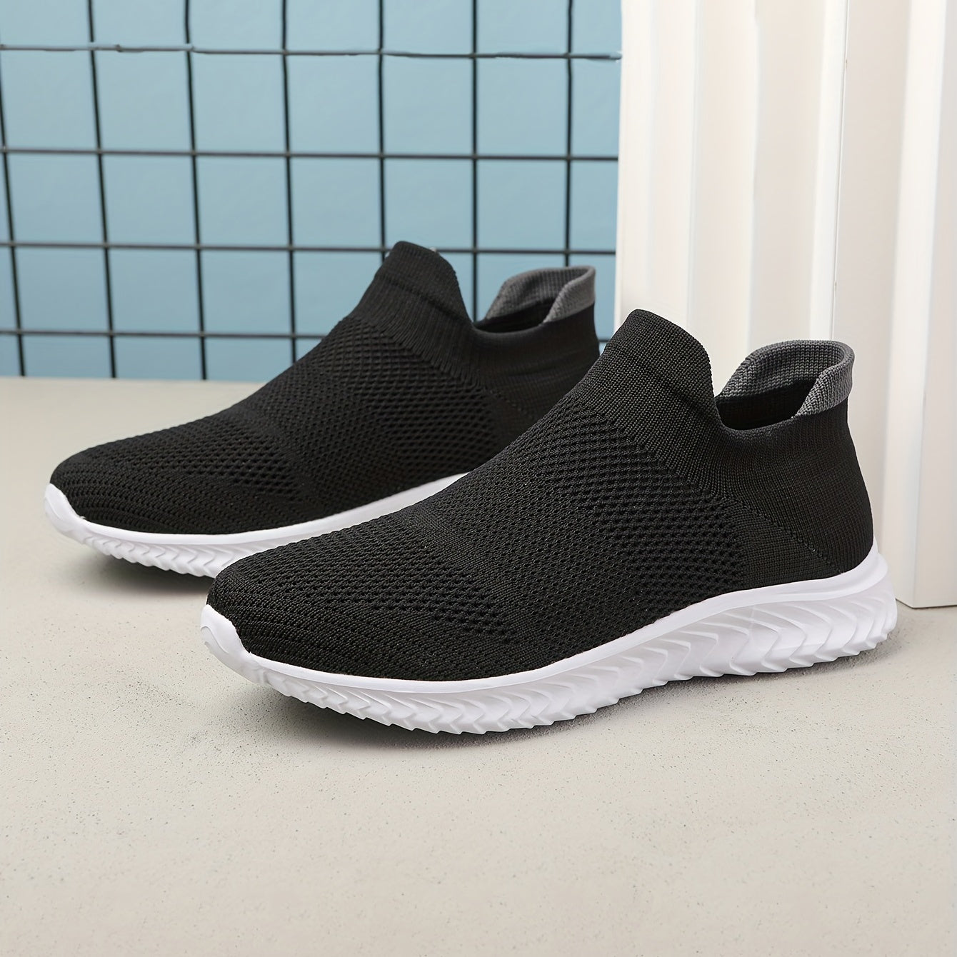 Men's Lightweight Slip On Casual Shoes For Traveling Jogging