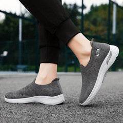 Men's Slip On Casual Shoes Breathable Lightweight Travel Jogging Footwear