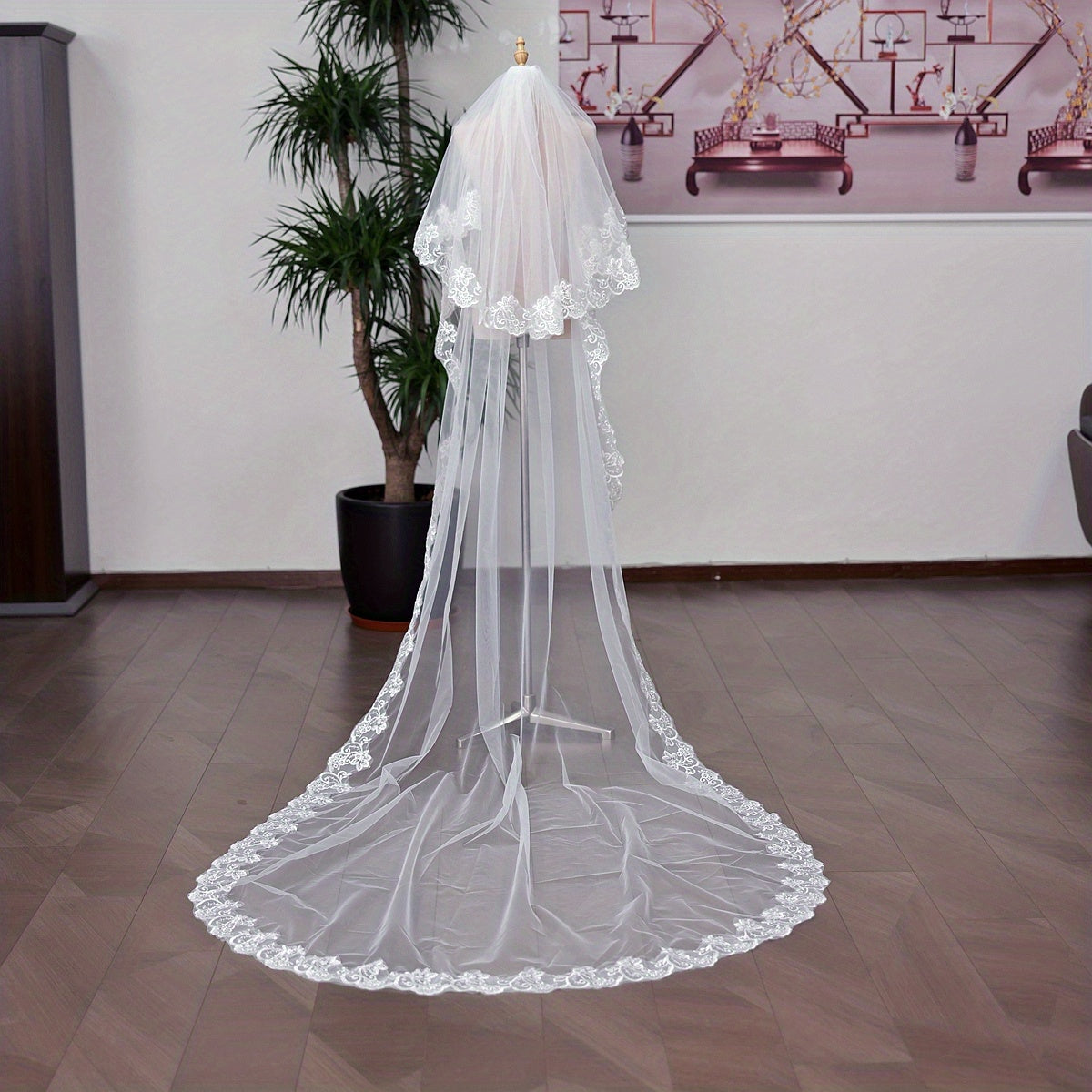 Flower Pattern Lace Edge Bridal Veil Long Tail Classic Wedding Accessory