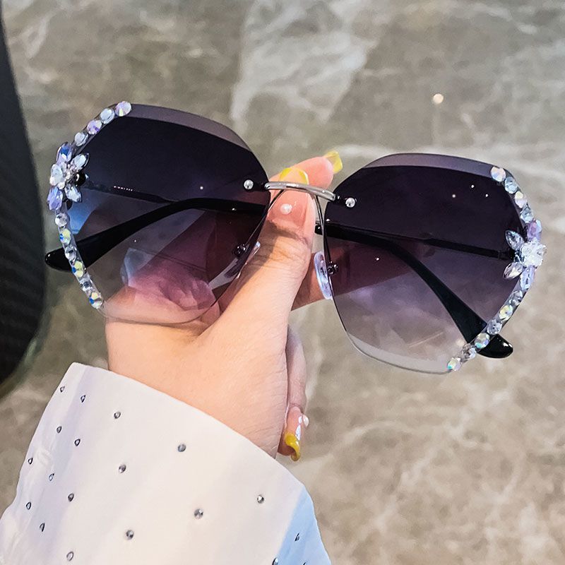 Oversized Rhinestone Sunglasses Gradient Lens Rimless Eyewear
