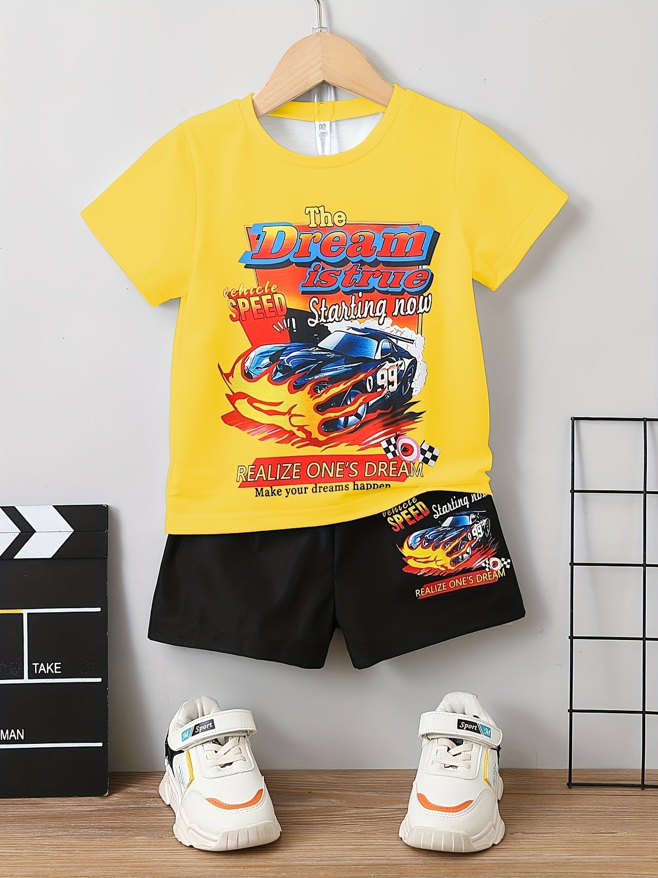 Boys Car Graphic Outfit Short Sleeves Round Neck T shirt & Shorts